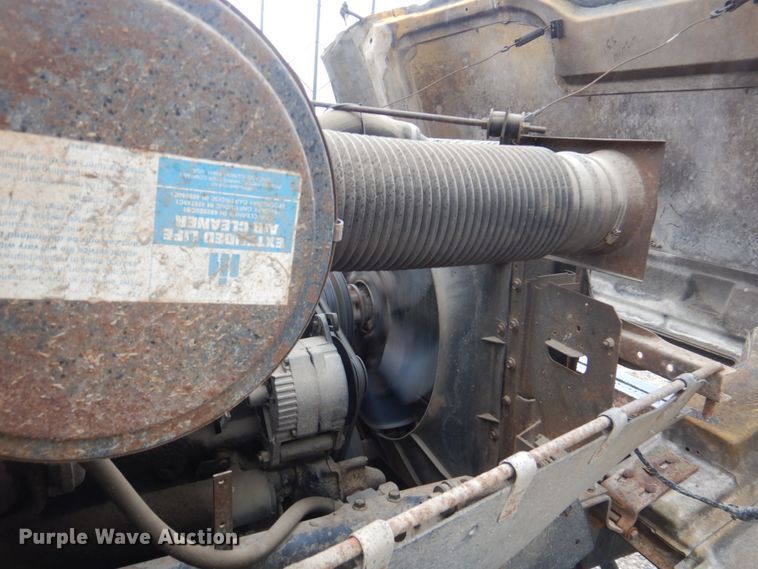 image for item DI2302 1986 International S1900 dump truck