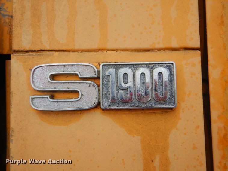 image for item DI2302 1986 International S1900 dump truck