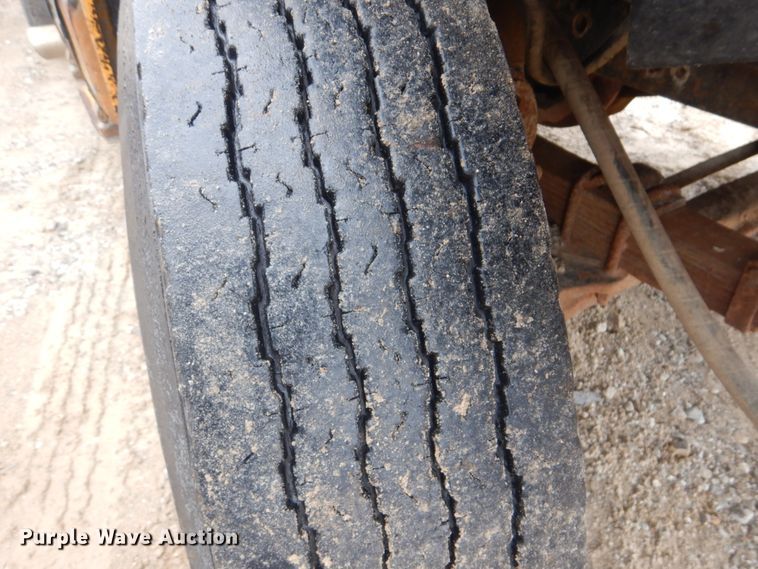 image for item DI2302 1986 International S1900 dump truck