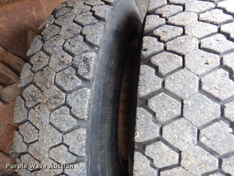 image for item DI2302 1986 International S1900 dump truck