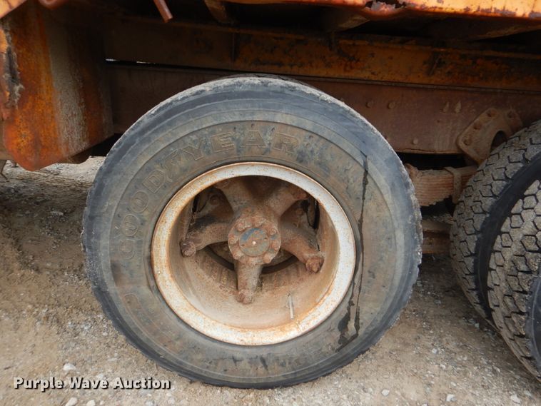 image for item DI2302 1986 International S1900 dump truck