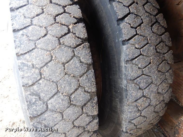 image for item DI2302 1986 International S1900 dump truck