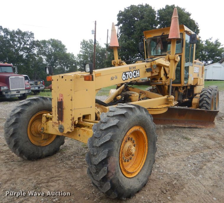 image for item DI2303 1998 John Deere 670CH motor grader