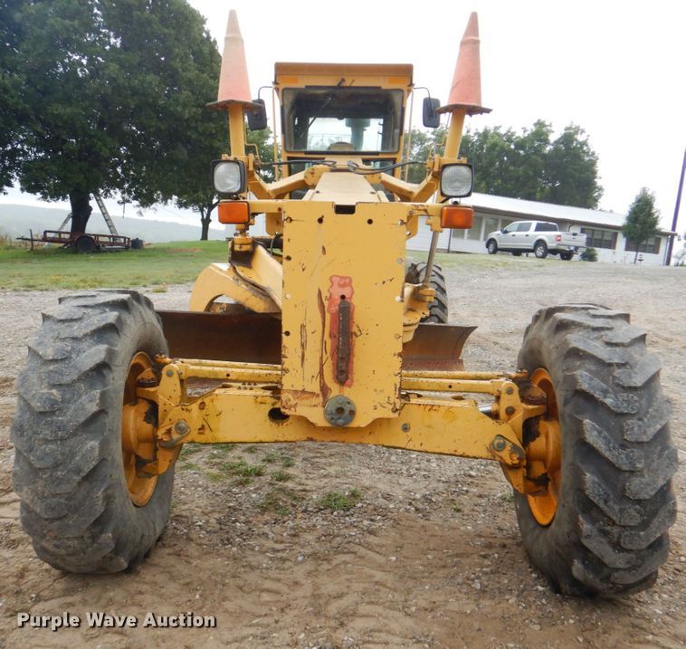 image for item DI2303 1998 John Deere 670CH motor grader