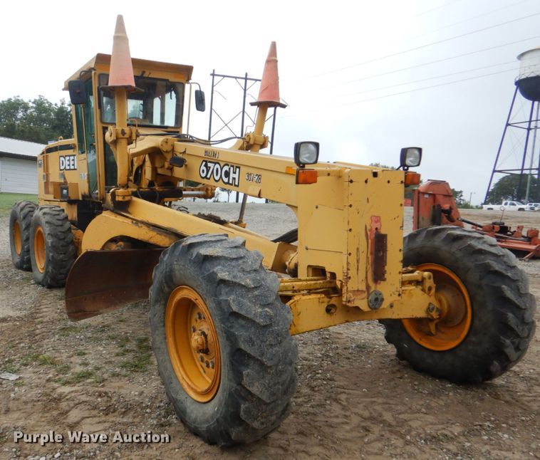 image for item DI2303 1998 John Deere 670CH motor grader