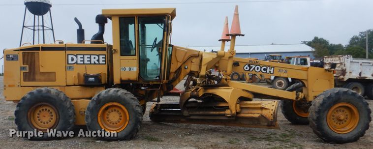 image for item DI2303 1998 John Deere 670CH motor grader