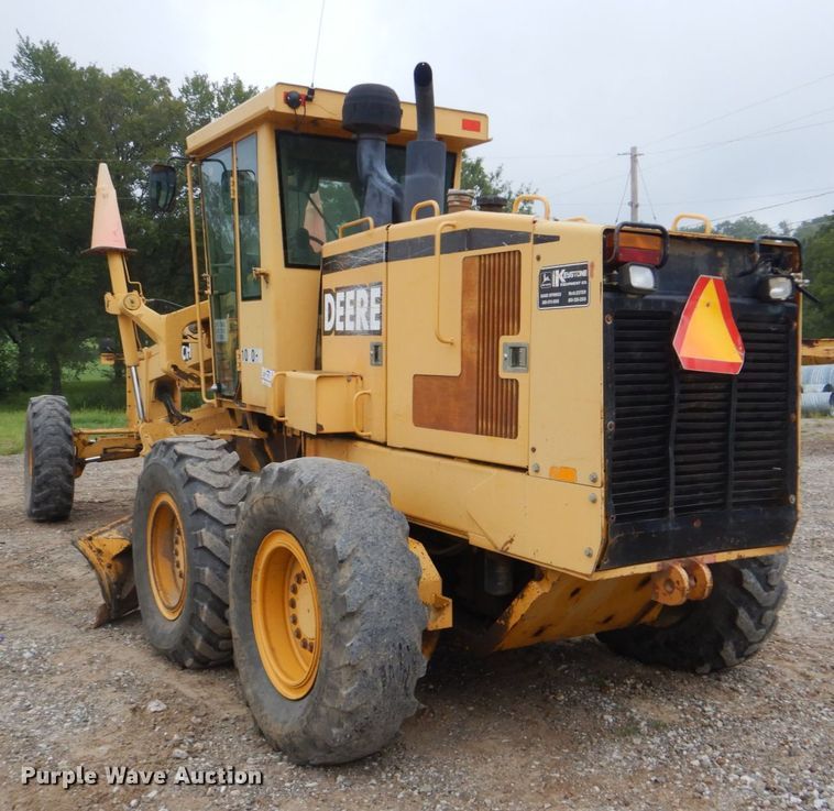 image for item DI2303 1998 John Deere 670CH motor grader