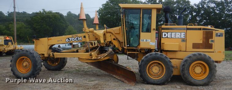 image for item DI2303 1998 John Deere 670CH motor grader