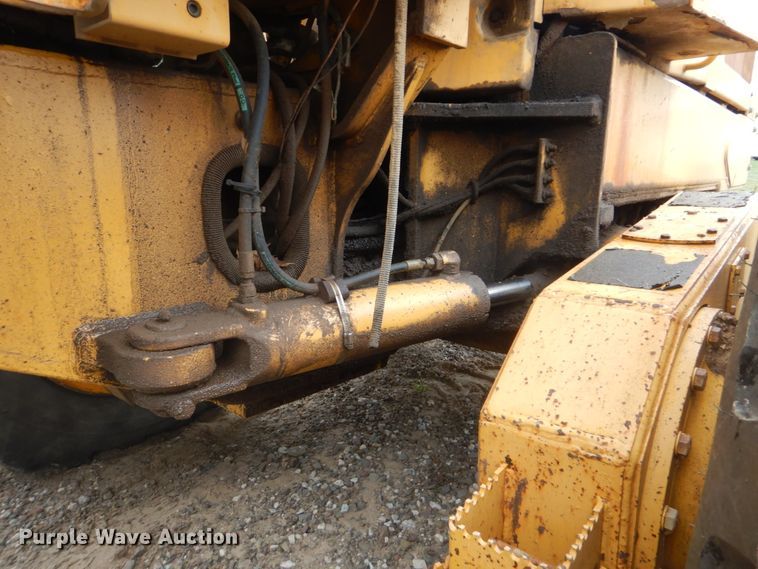 image for item DI2303 1998 John Deere 670CH motor grader