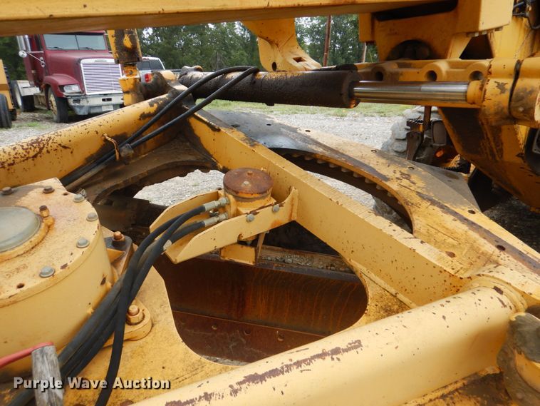 image for item DI2303 1998 John Deere 670CH motor grader