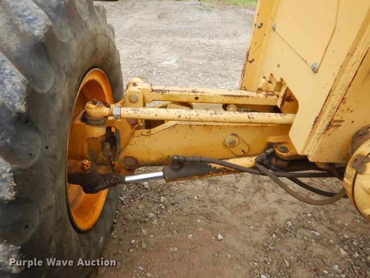 image for item DI2303 1998 John Deere 670CH motor grader