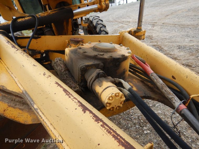 image for item DI2303 1998 John Deere 670CH motor grader