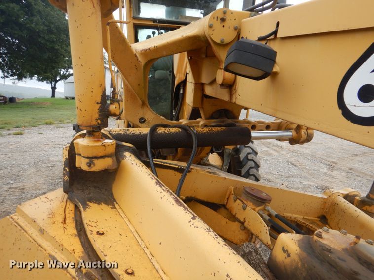 image for item DI2303 1998 John Deere 670CH motor grader