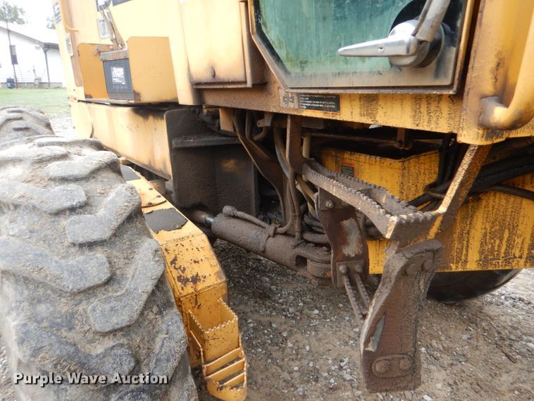 image for item DI2303 1998 John Deere 670CH motor grader