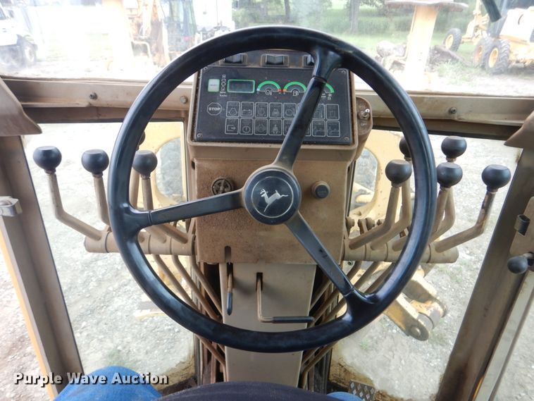 image for item DI2303 1998 John Deere 670CH motor grader