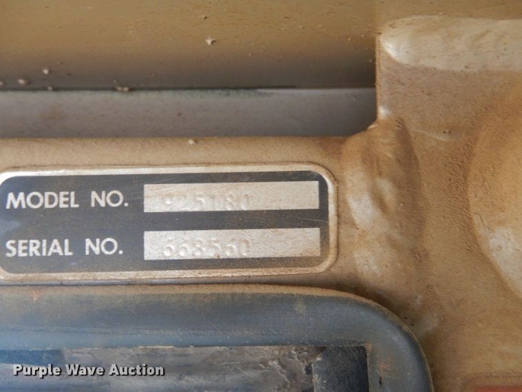 image for item DI2303 1998 John Deere 670CH motor grader