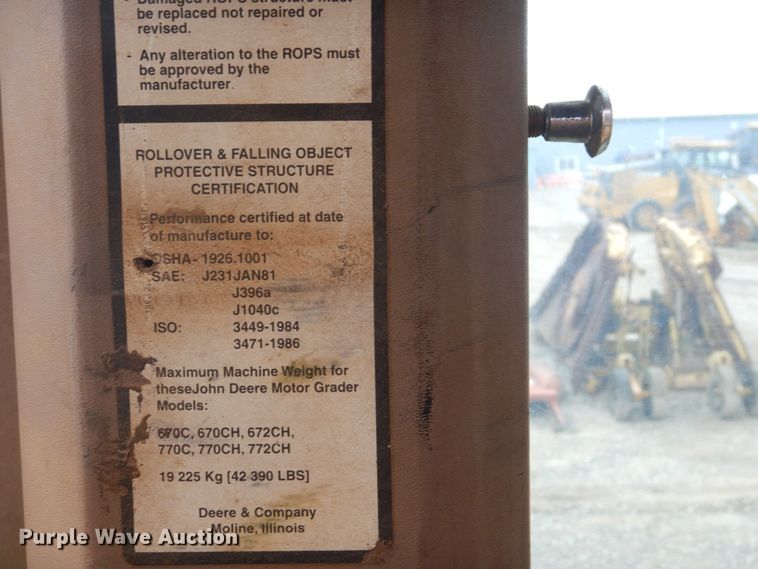 image for item DI2303 1998 John Deere 670CH motor grader