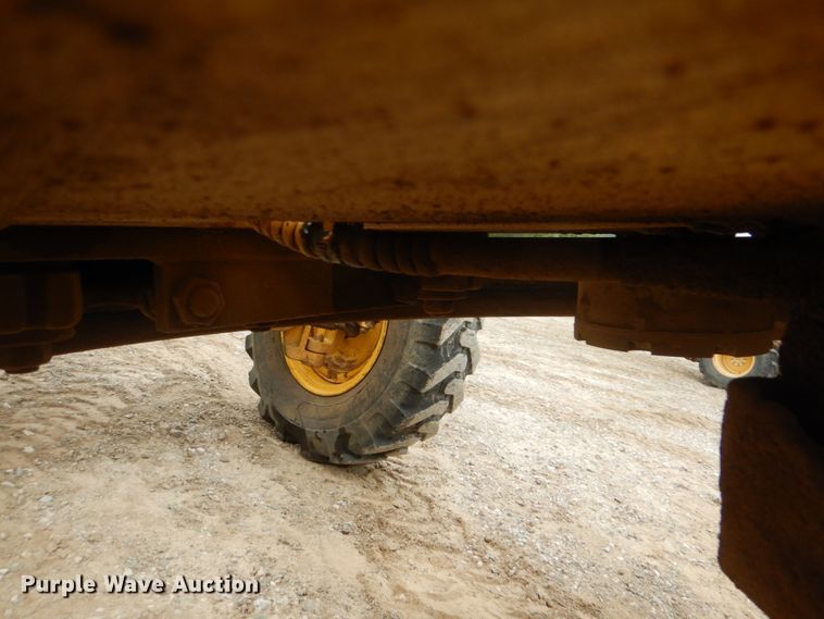 image for item DI2304 2002 Komatsu GD650A motor grader