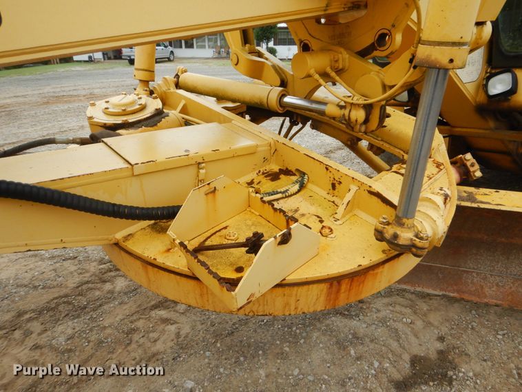 image for item DI2304 2002 Komatsu GD650A motor grader