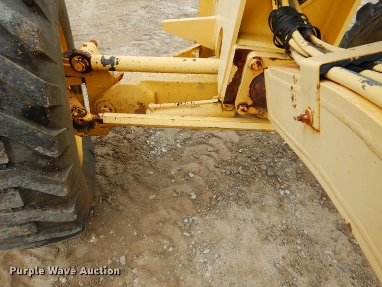 image for item DI2304 2002 Komatsu GD650A motor grader