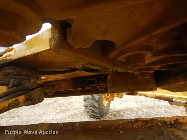 image for item DI2304 2002 Komatsu GD650A motor grader