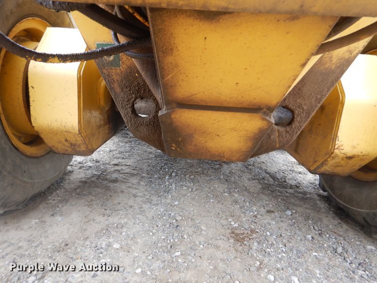 image for item DI2304 2002 Komatsu GD650A motor grader