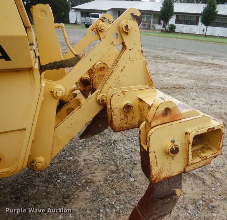 image for item DI2304 2002 Komatsu GD650A motor grader