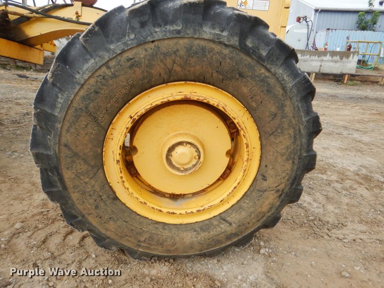 image for item DI2304 2002 Komatsu GD650A motor grader