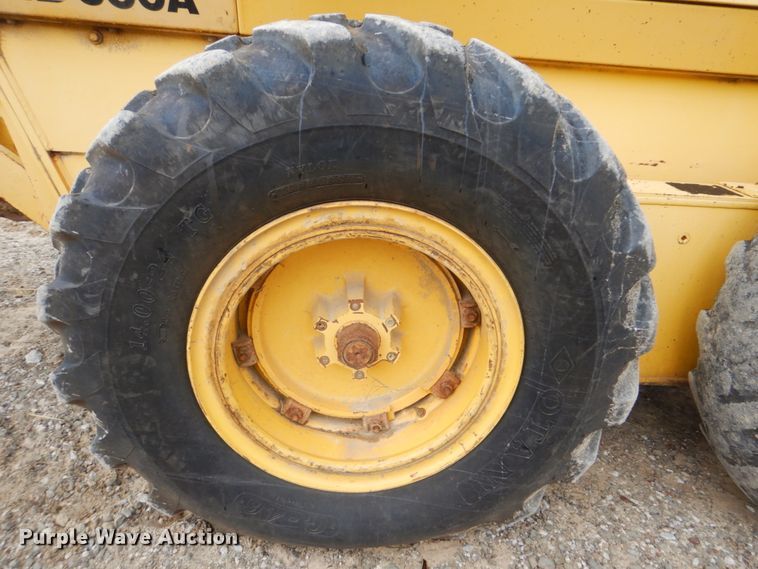 image for item DI2304 2002 Komatsu GD650A motor grader