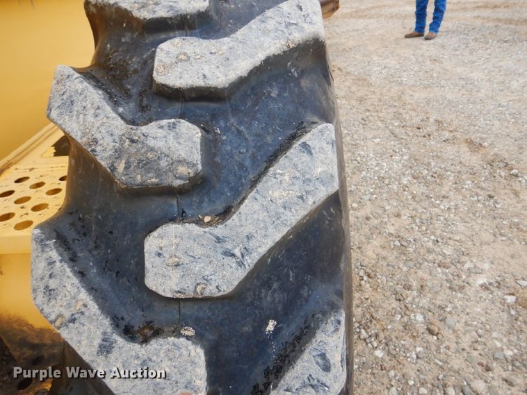 image for item DI2304 2002 Komatsu GD650A motor grader