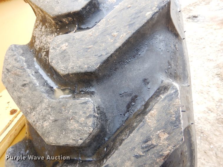 image for item DI2304 2002 Komatsu GD650A motor grader