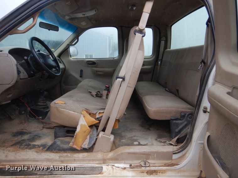 image for item DI2305 2000 Ford F150 XL SuperCab pickup truck