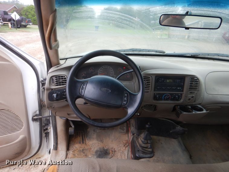 image for item DI2305 2000 Ford F150 XL SuperCab pickup truck