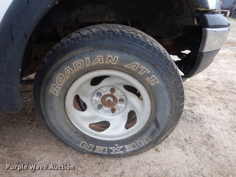 image for item DI2305 2000 Ford F150 XL SuperCab pickup truck