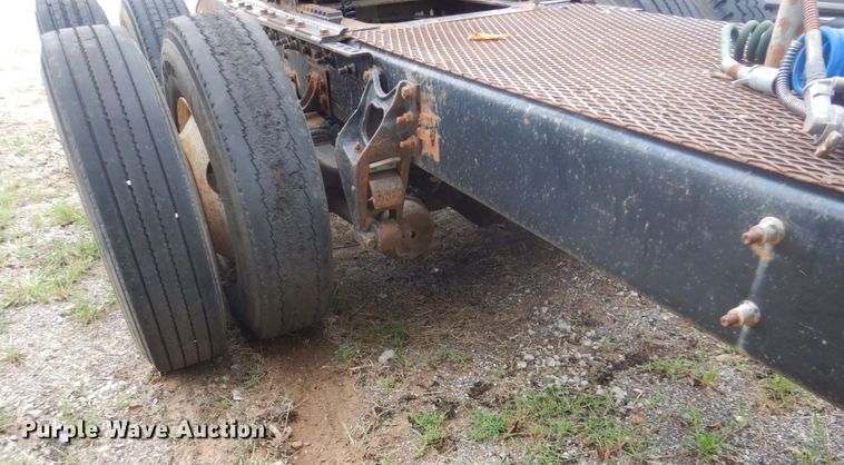 image for item DI2309 1999 International 9200 semi truck