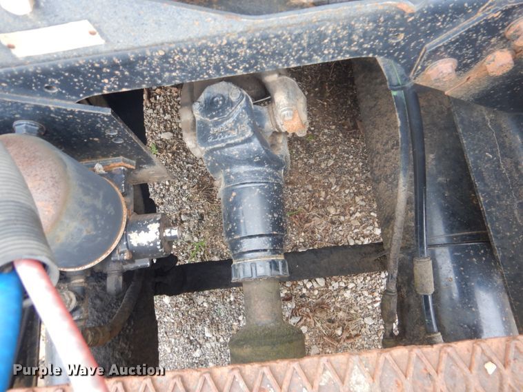 image for item DI2309 1999 International 9200 semi truck