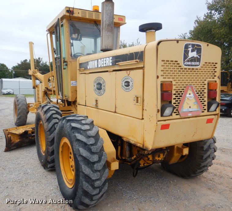 image for item DI2310 1993 John Deere 770BH motor grader