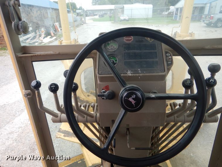 image for item DI2310 1993 John Deere 770BH motor grader