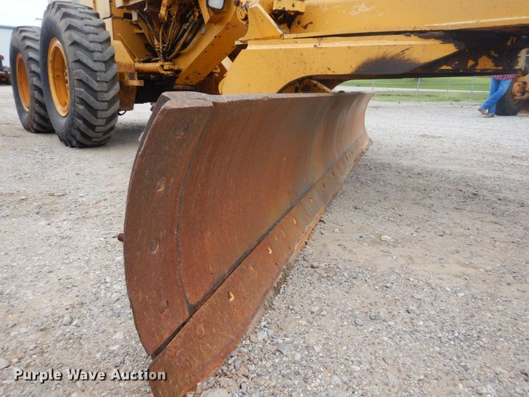 image for item DI2310 1993 John Deere 770BH motor grader