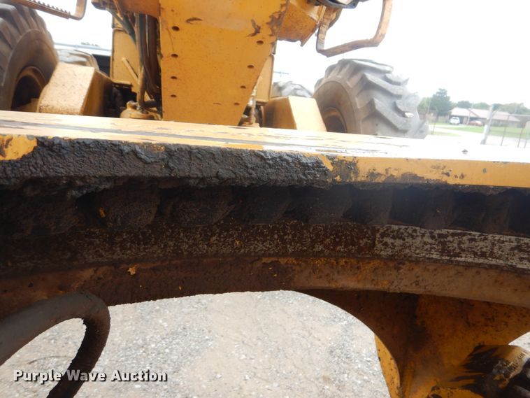 image for item DI2310 1993 John Deere 770BH motor grader