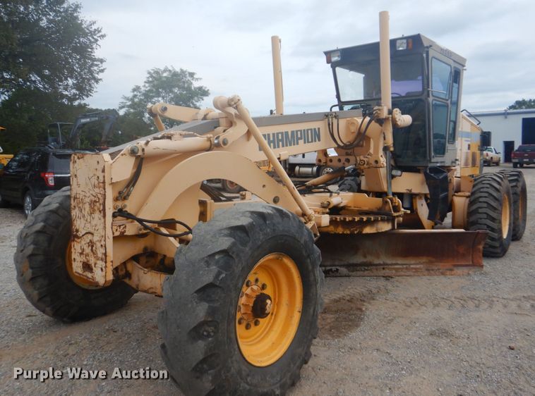 image for item DI2311 2000 Champion 720A VHP motor grader