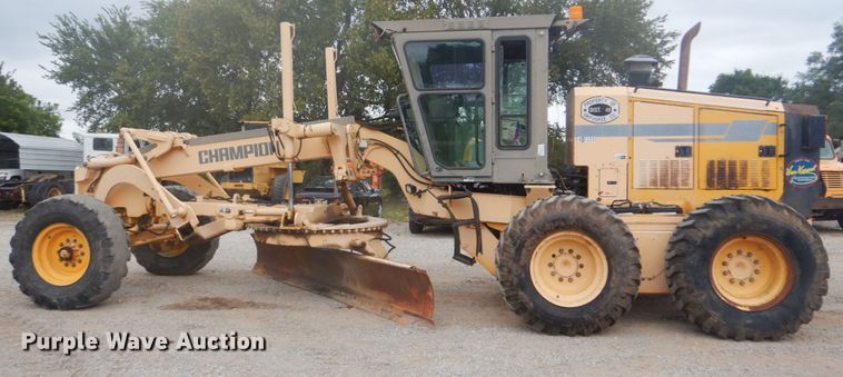 image for item DI2311 2000 Champion 720A VHP motor grader