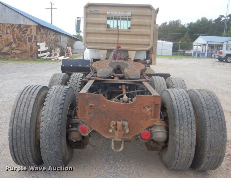 image for item DI2313 1998 Mack RD6883 truck cab and chassis