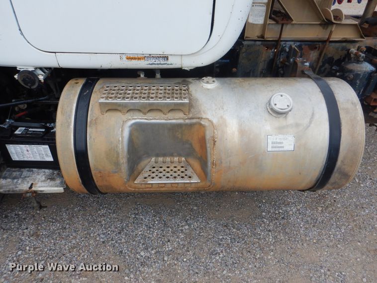 image for item DI2313 1998 Mack RD6883 truck cab and chassis