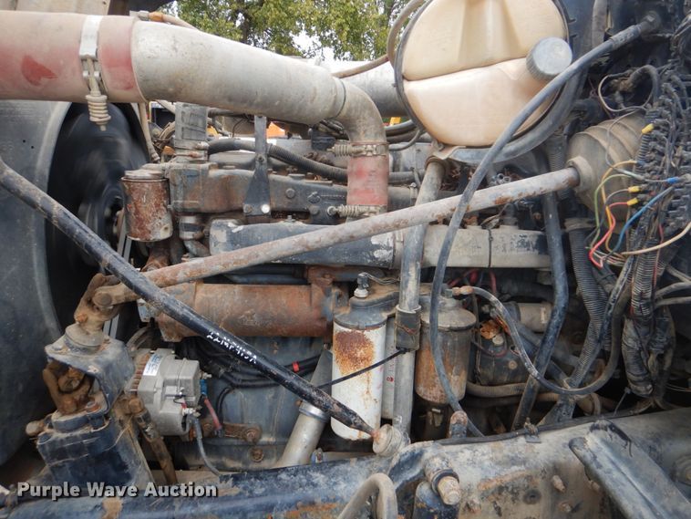 image for item DI2313 1998 Mack RD6883 truck cab and chassis