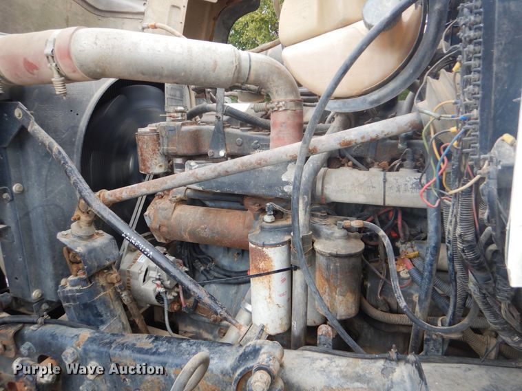 image for item DI2313 1998 Mack RD6883 truck cab and chassis