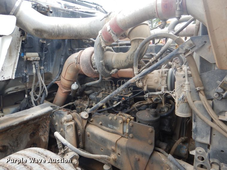 image for item DI2313 1998 Mack RD6883 truck cab and chassis