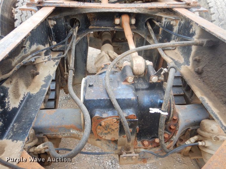 image for item DI2313 1998 Mack RD6883 truck cab and chassis