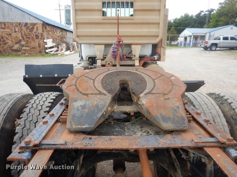 image for item DI2313 1998 Mack RD6883 truck cab and chassis