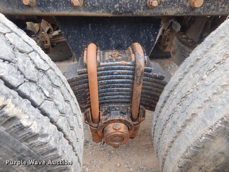 image for item DI2313 1998 Mack RD6883 truck cab and chassis